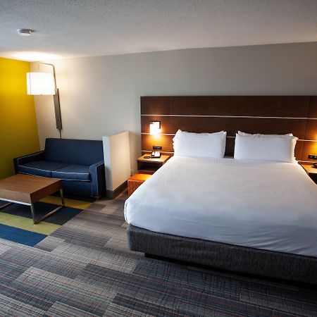 Holiday Inn Express & Suites Atlanta Perimeter Mall Hotel By Ihg Sandy Springs Exterior photo