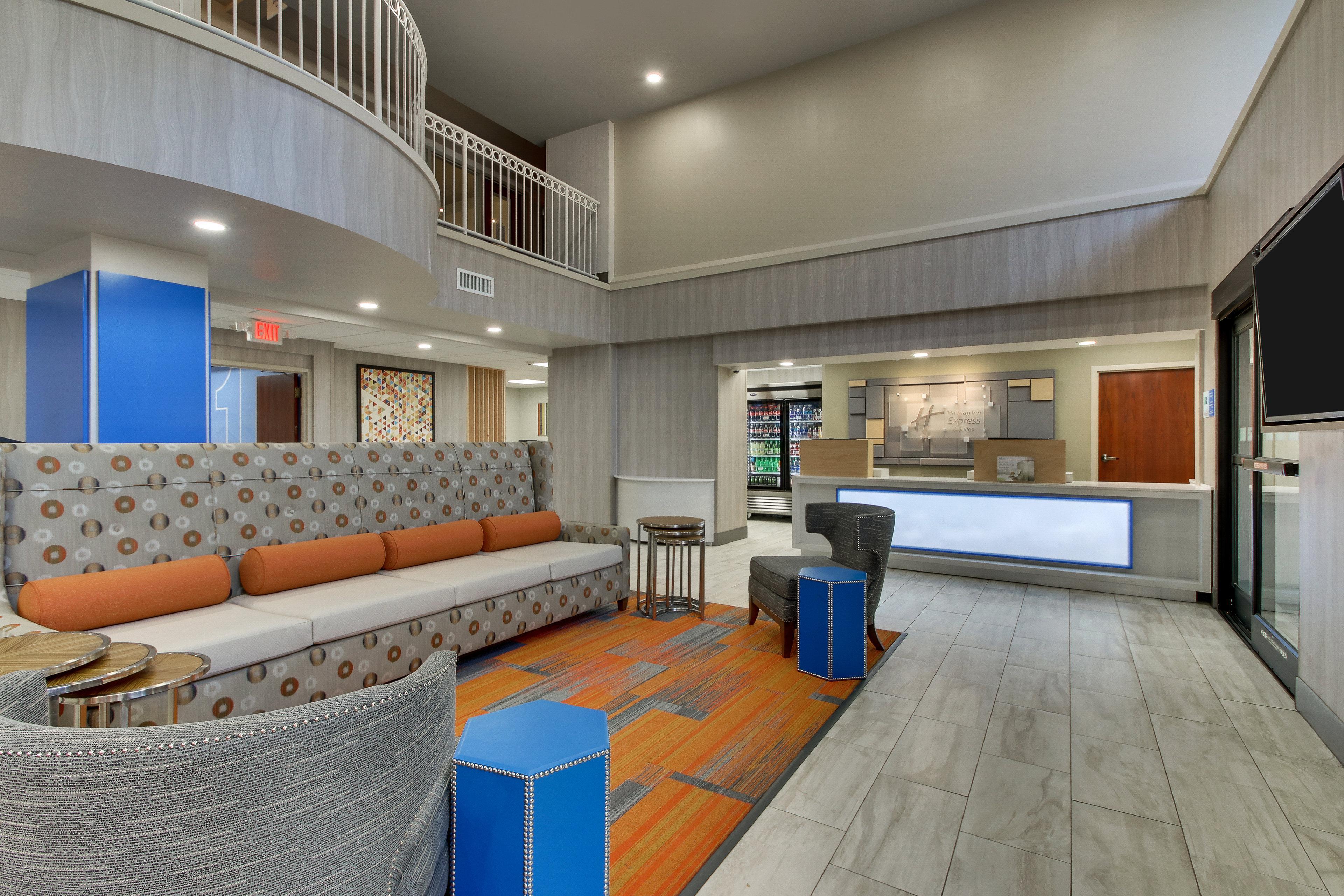 Holiday Inn Express & Suites Atlanta Perimeter Mall Hotel By Ihg Sandy Springs Exterior photo