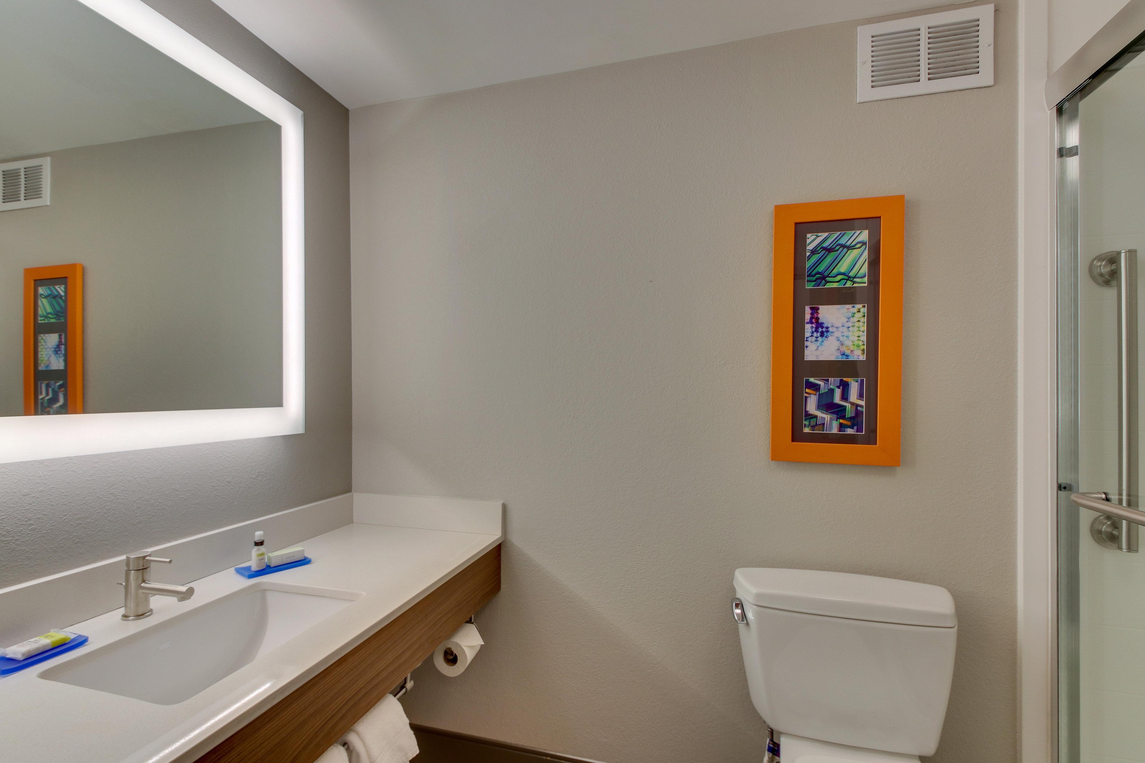 Holiday Inn Express & Suites Atlanta Perimeter Mall Hotel By Ihg Sandy Springs Exterior photo