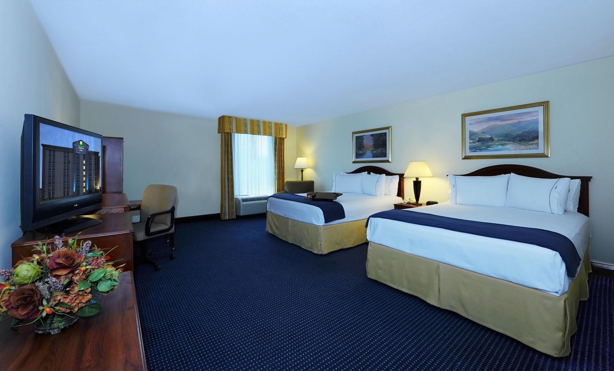 Holiday Inn Express & Suites Atlanta Perimeter Mall Hotel By Ihg Sandy Springs Exterior photo